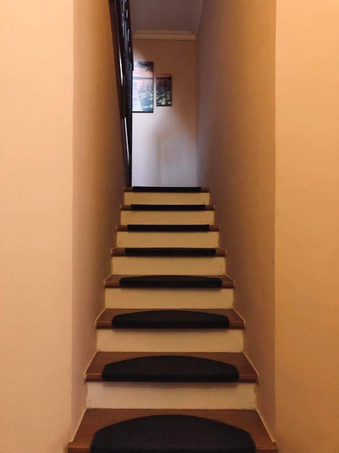 Отель Atrium Panzio Эстергом Экстерьер фото
